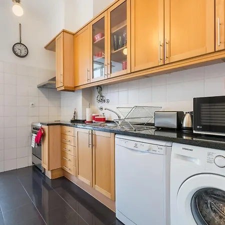 Апартаменти Stunning And Spacious Lofts Just By Graca And Alfama Лісабон
