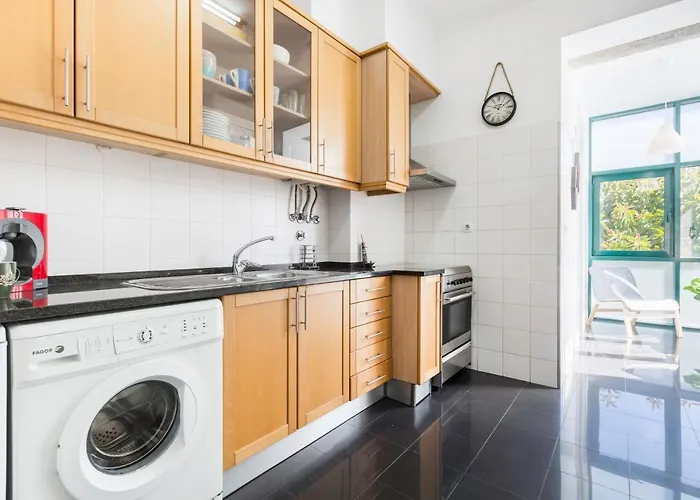 Stunning And Spacious Lofts Just By Graca And Alfama Апартаменти *