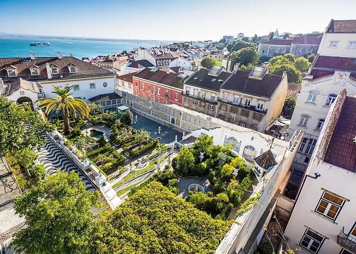 Апартаменти Stunning And Spacious Lofts Just By Graca And Alfama