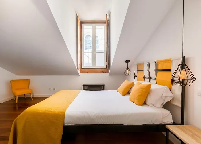 Апартаменти Stunning And Spacious Lofts Just By Graca And Alfama