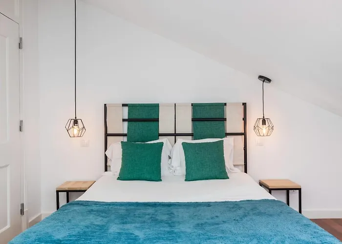 Апартаменти Stunning And Spacious Lofts Just By Graca And Alfama *