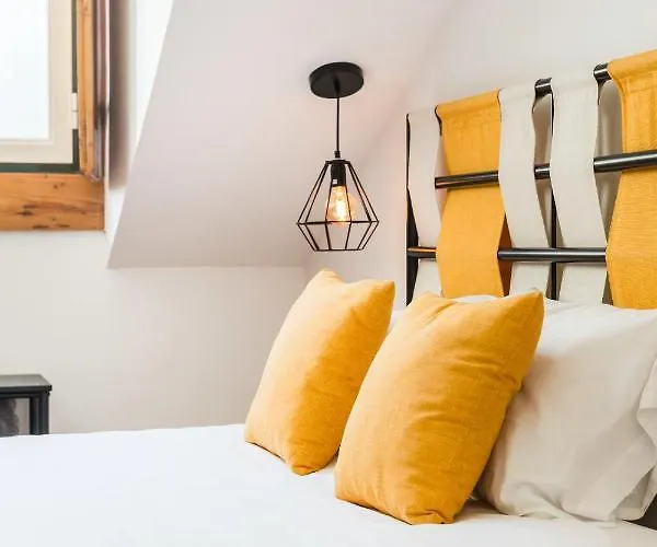 Апартаменти Stunning And Spacious Lofts Just By Graca And Alfama *